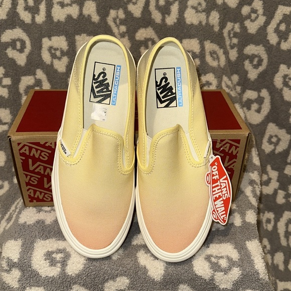 Vans Slip-On Sf Ombre Sunrise π
Multi/Marshmallow New π New π & Neve Used π₯° - Picture 10 of 17